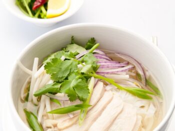 鶏肉のフォーの画像