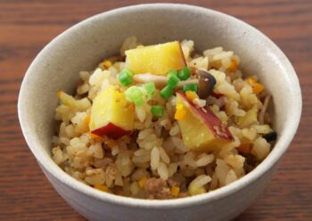 さつま芋と豚肉の炊き込みご飯の画像