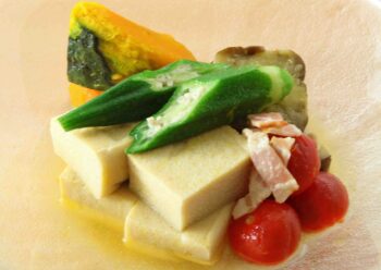 高野豆腐と夏野菜のコンソメ煮の画像