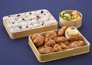 から揚げ弁当の画像