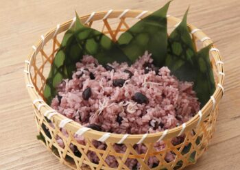 色が変わる！黒豆ごはんの画像
