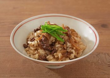 ごぼうと牛肉の混ぜごはんの画像