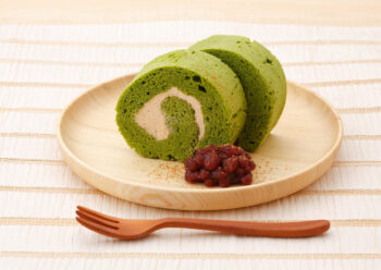 抹茶ロールケーキの画像