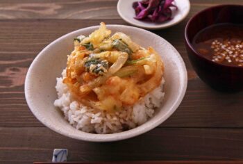 かき揚げ丼の画像
